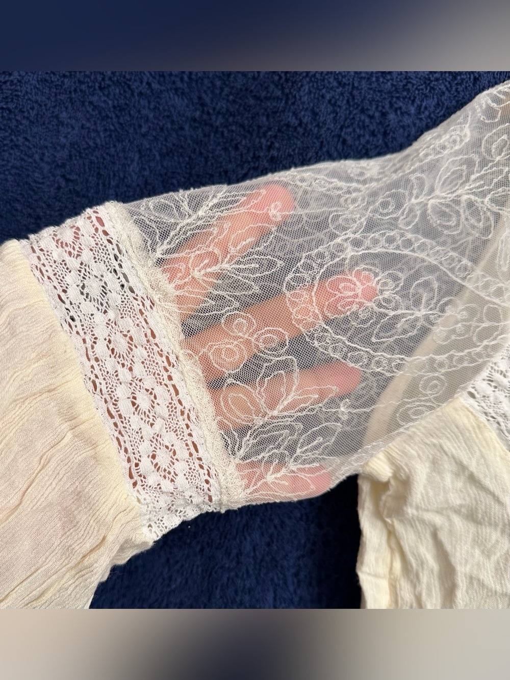American Eagle Outfitters Boho Lace-Accent Cream Peasant Bell Sleeve Top - Picture 5 of 10
